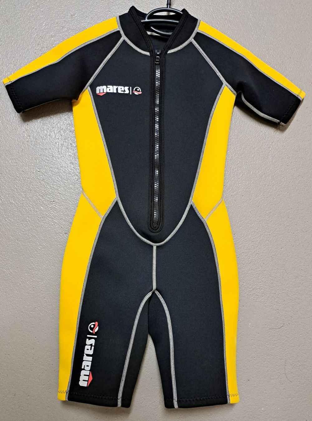 Mares Tauchanzüge: Mares Shorty Manta Junior Größe S1 Unisex – Gebraucht aus Fischbach-Göslikon von Reddy1 1