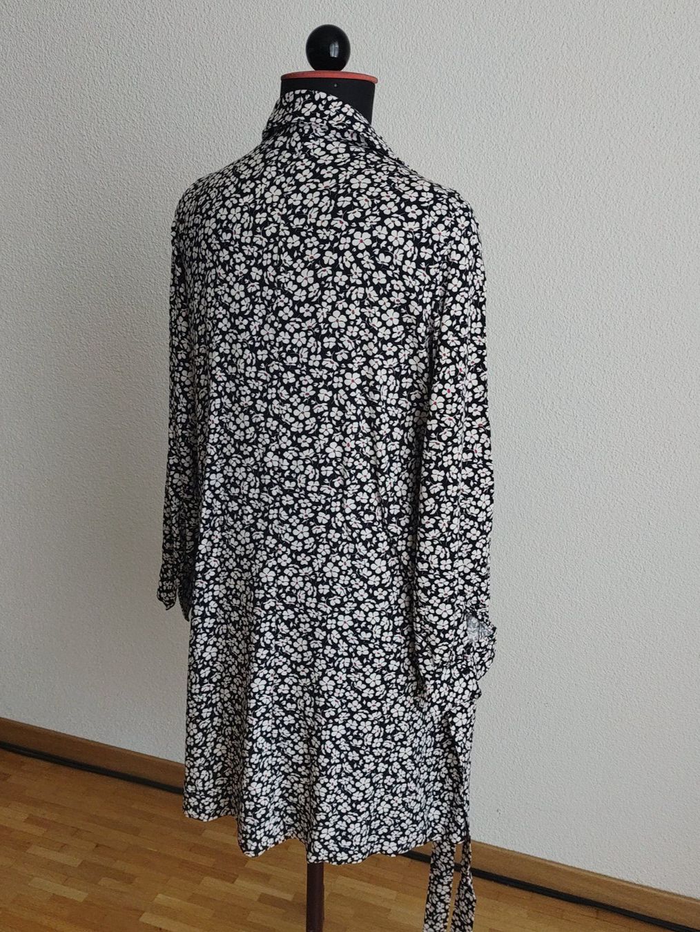 C&A Vestiti: Blumenkleid langarm Gr. 36 – Usato da Strengelbach venduto da Phorensic_30 5