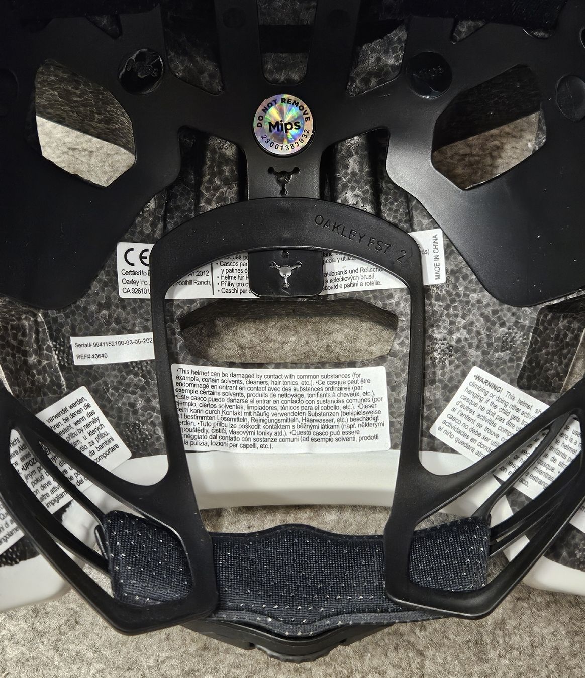Oakley Caschi: Fahrradhelm Oakley DRT3  – Nuovo (secondo la descrizione) da Dachsen venduto da Topparts1 5