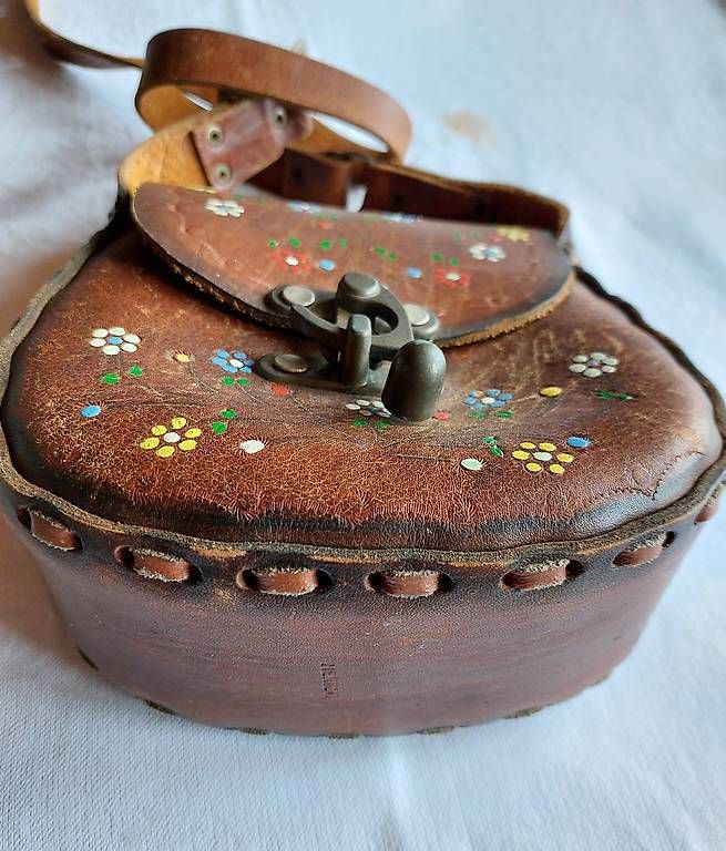 Taschen für Damen: Alte Lederhandtasche – Gebraucht aus Seuzach von Heinz7947 2