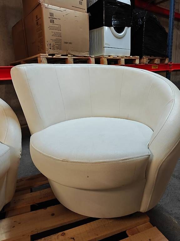 Poltrone: Weißer Sessel 6x verfügbar  – Usato da Otelfingen venduto da Yuji_Outlet 3