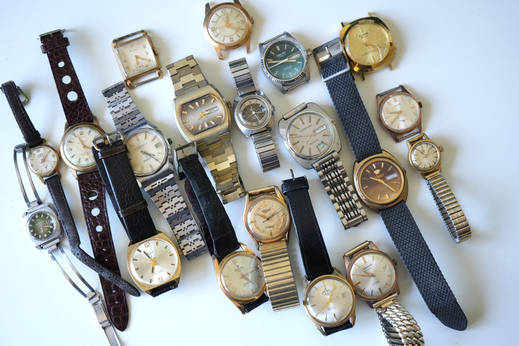 Orologi: Vintage Uhren Lot – Difettoso da Basel venduto da Vip24