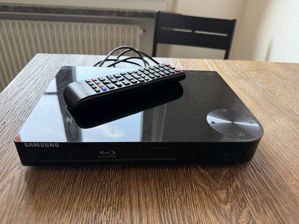 Samsung Systèmes audio & multimédias: Samsung BD-F5100 Blu-ray Player – D'occasion à Nidau par feierabend_verkauf