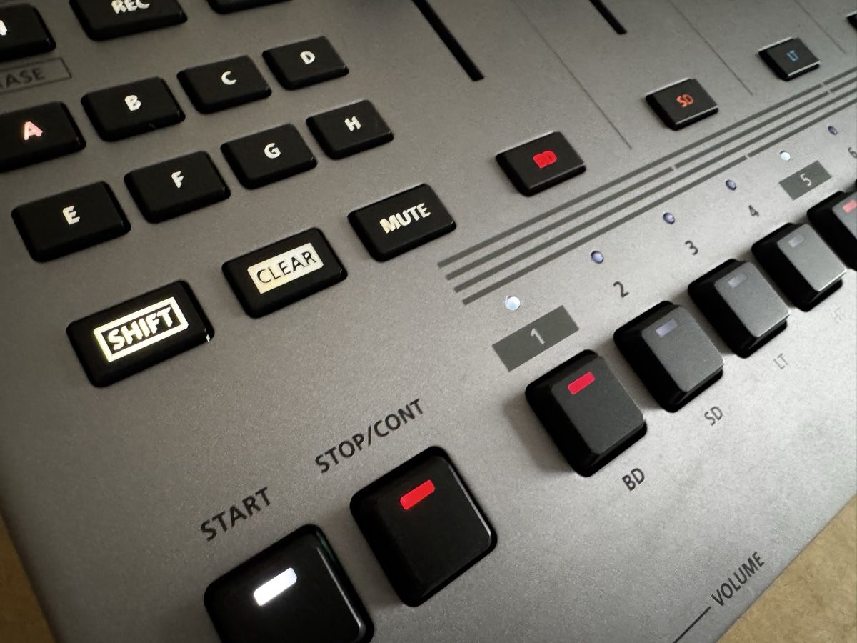Roland Musikinstrumente: Roland TR-1000 - Rhythm Creator Drummachine – Neu (gemäss Beschreibung) aus Zürich von 1cut2 4