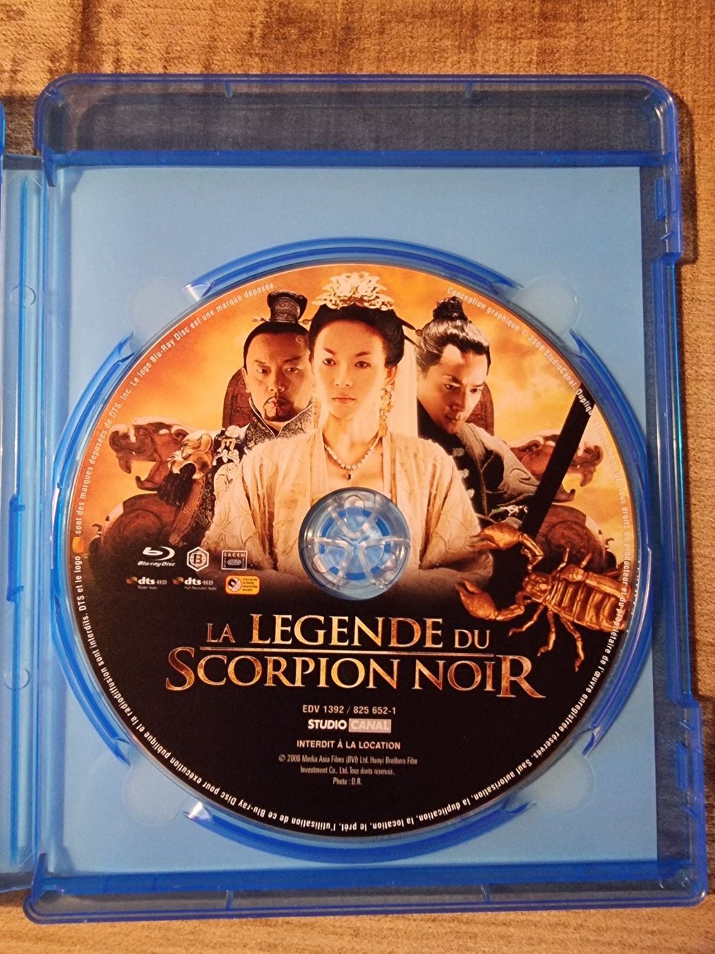 Tutti i DVDs: La Légende du scorpion noir – Nuovo (secondo la descrizione) da Chavannes-près-Renens venduto da XWR4 2