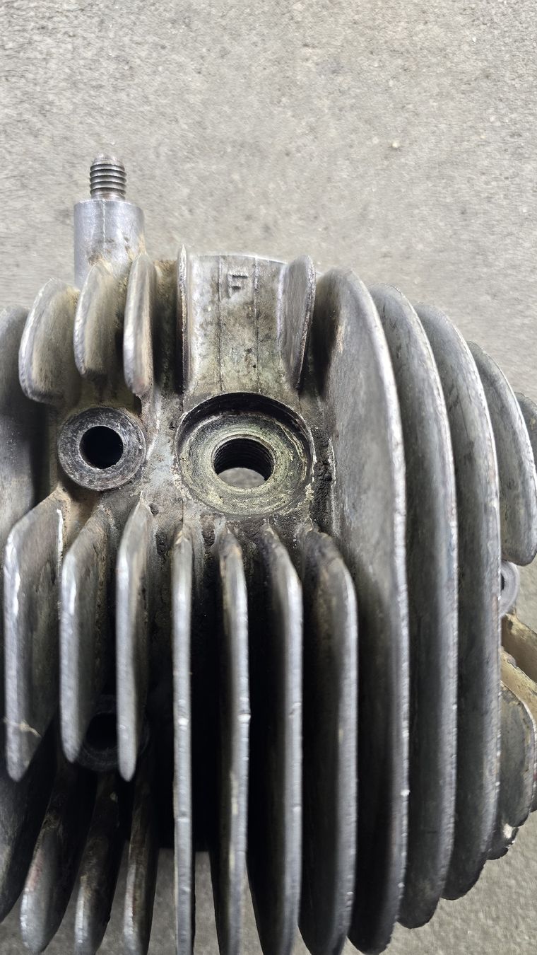 Vespa Tutti pezzi di ricambio per scooter: Vespa Farobasso vm Zylinderkopf – Usato da Niederwangen BE venduto da Zimmo72