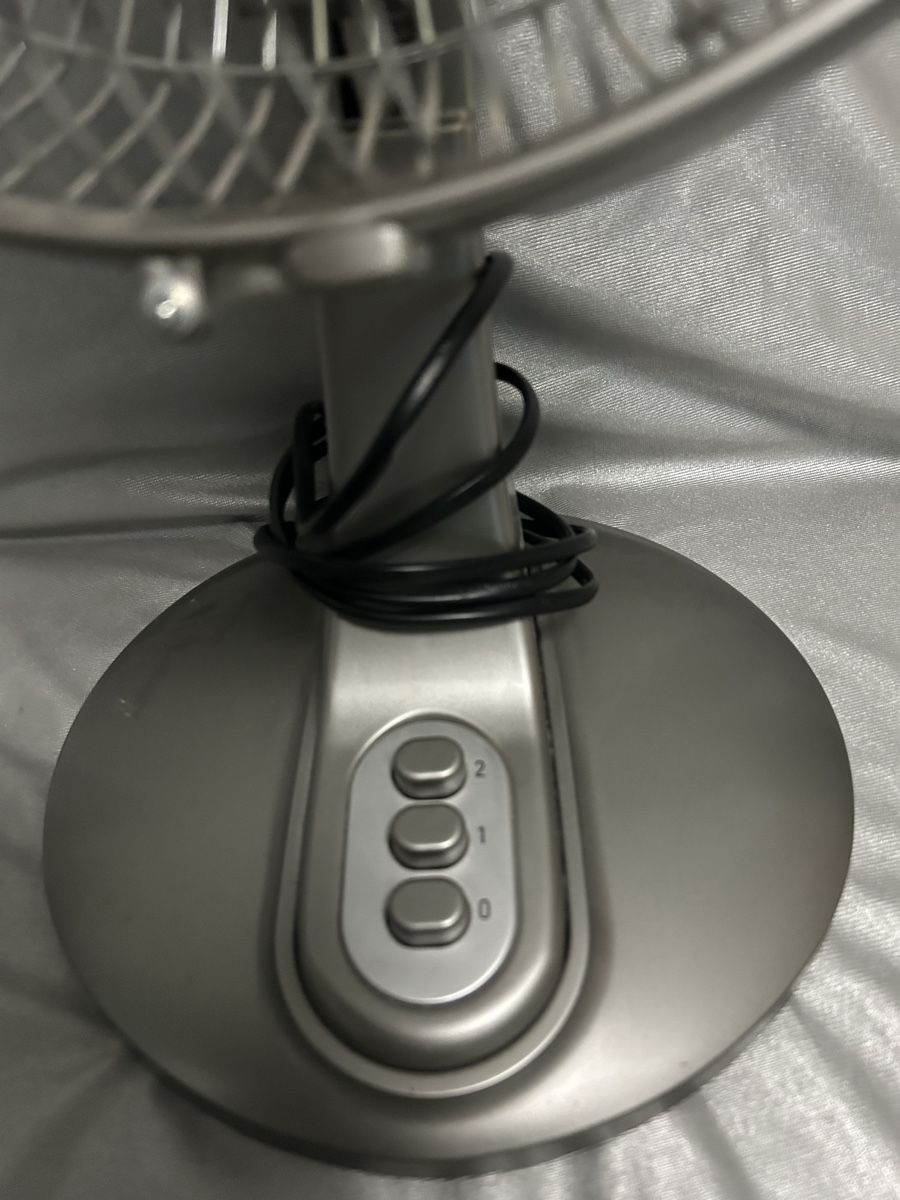 Rowenta Ventilateurs: ***Tischventilator Rovent 2 Stufen einfach coooool*** – D'occasion à Winterthur par stella67 1