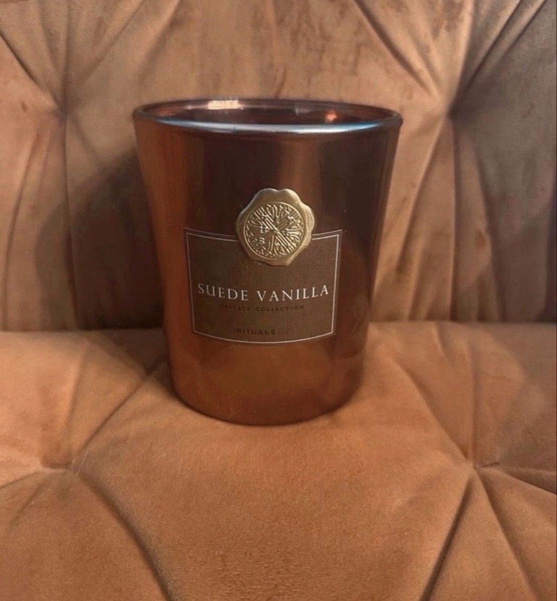 Rituals Kerzen: Suede Vanilla Kerze Rituals 360 Gramm – Gebraucht aus Balgach von ren_xy57
