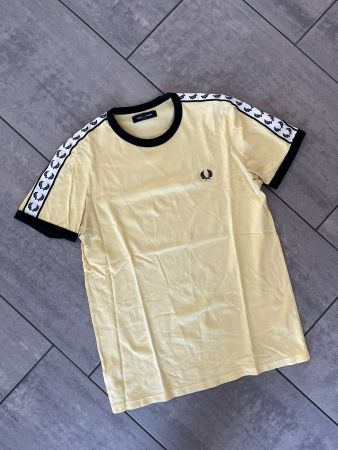 FRED PERRY T-Shirt Gelb