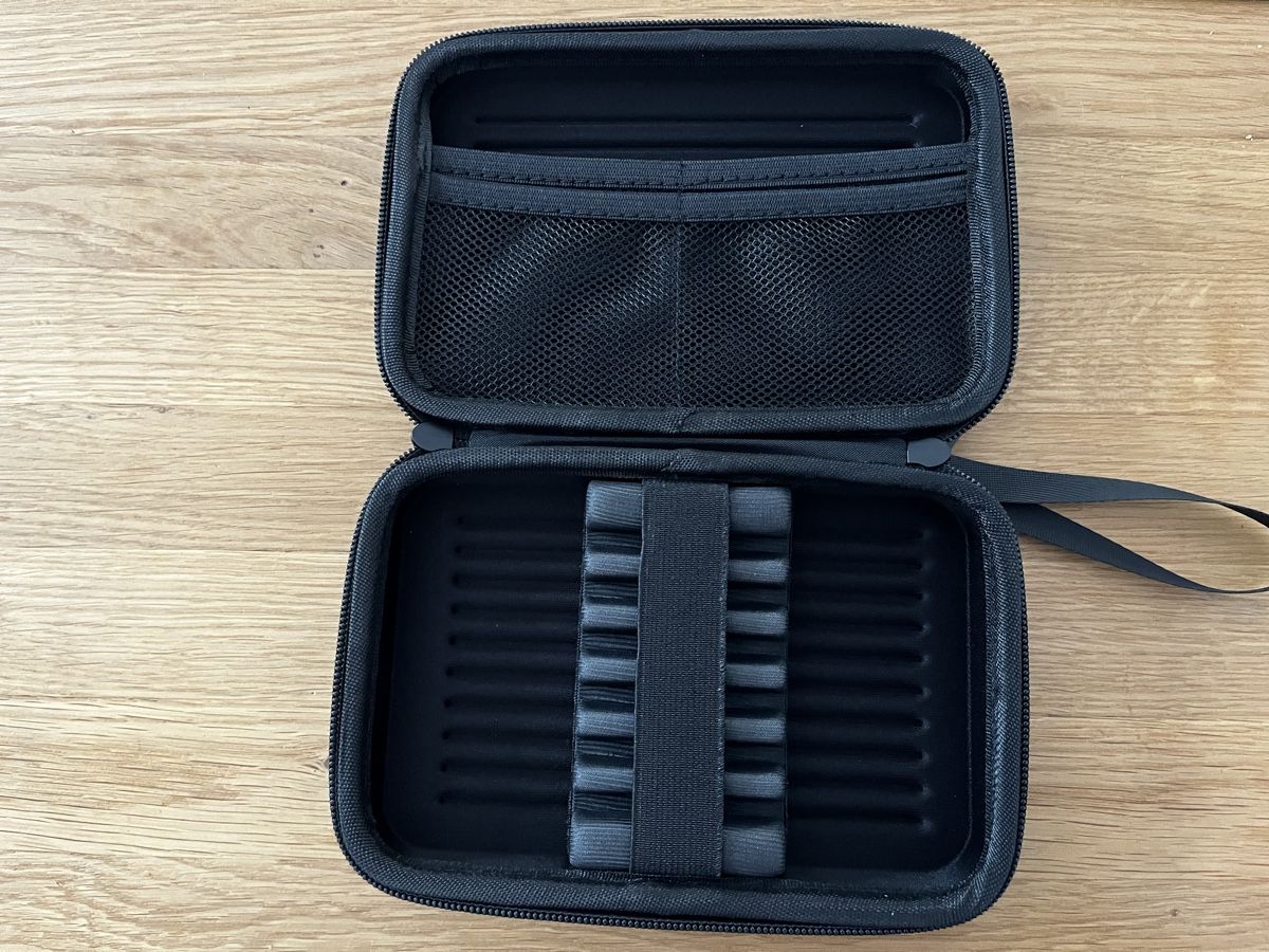 Cover & Protezioni schermo: CYEE LIFE Dart Case schwarz neuwertig – Nuovo e nell'imballaggio originale da Seengen venduto da Pani09 3