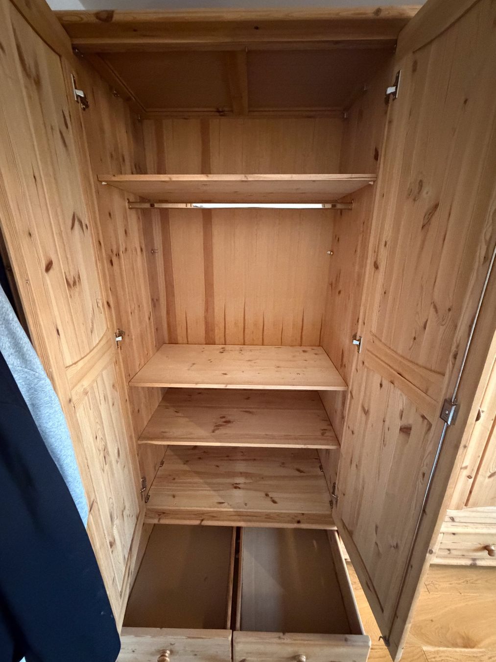 Armadi: Armoire en bois massif – Usato da St. Sulpice venduto da Littleman-04 4
