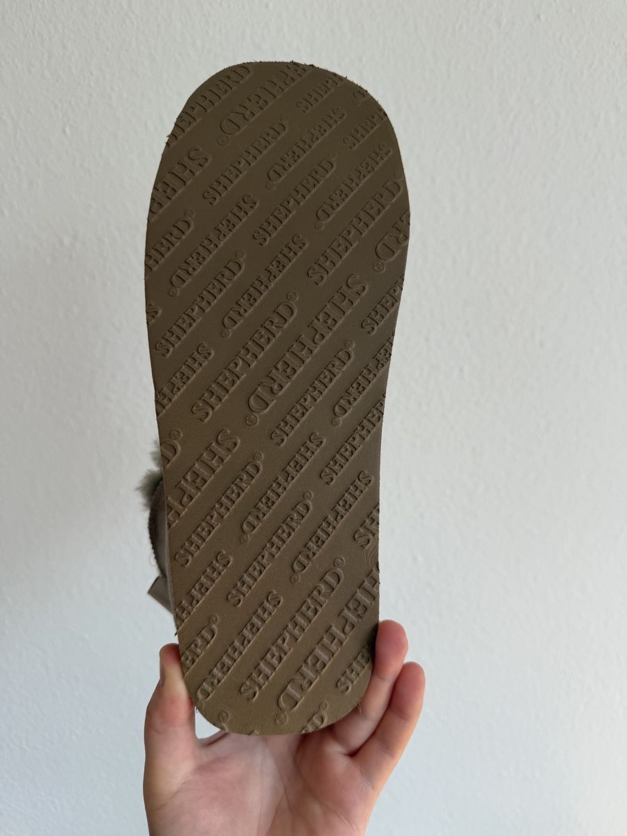 Ugg Herrenschuhe: Chaussons Shepherd, taille 43 – Neu (gemäss Beschreibung) aus Cressier FR von Serge30 5