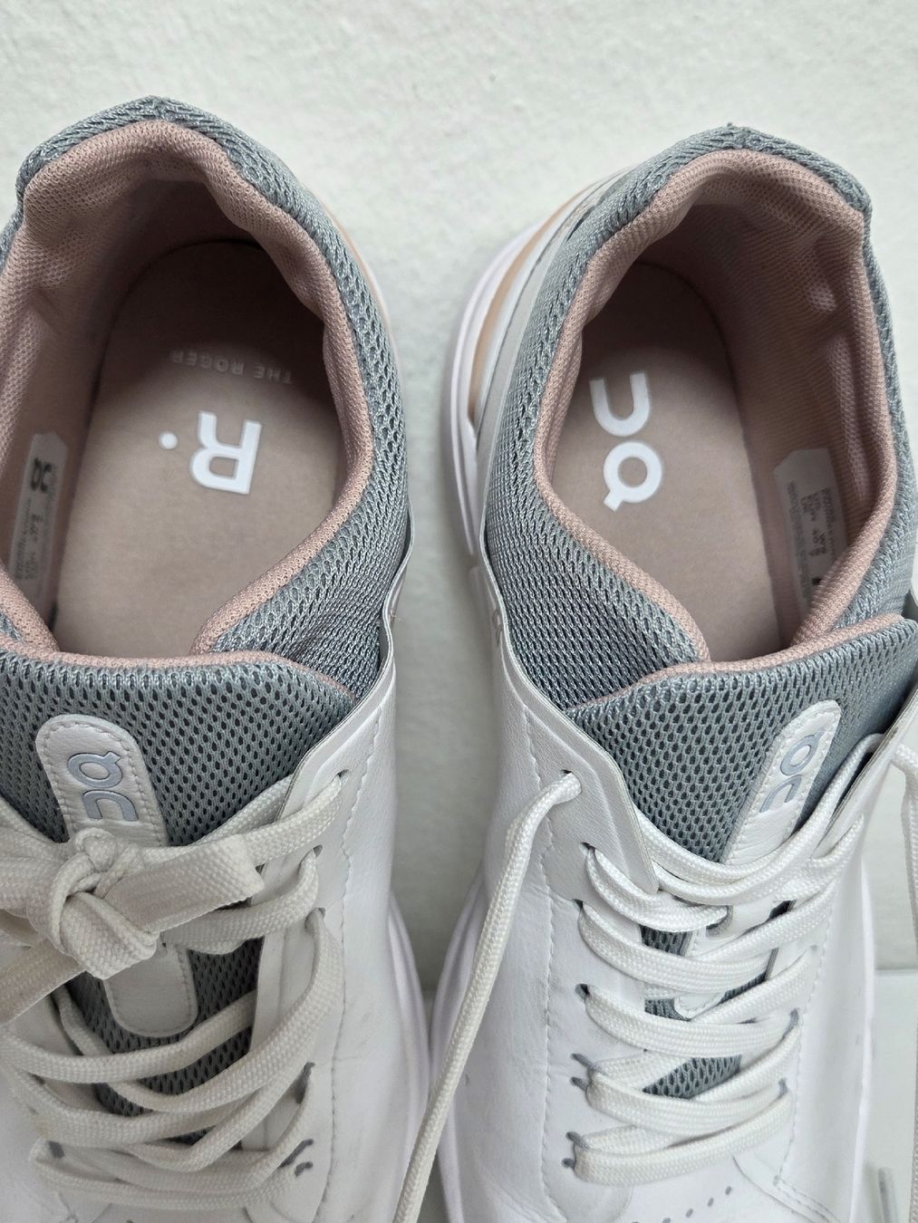 On Scarpe da donna: ON The Roger Gr.40.5 – Usato da Embrach venduto da Musti20 7