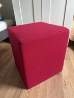 Roter filzsitzwürfel