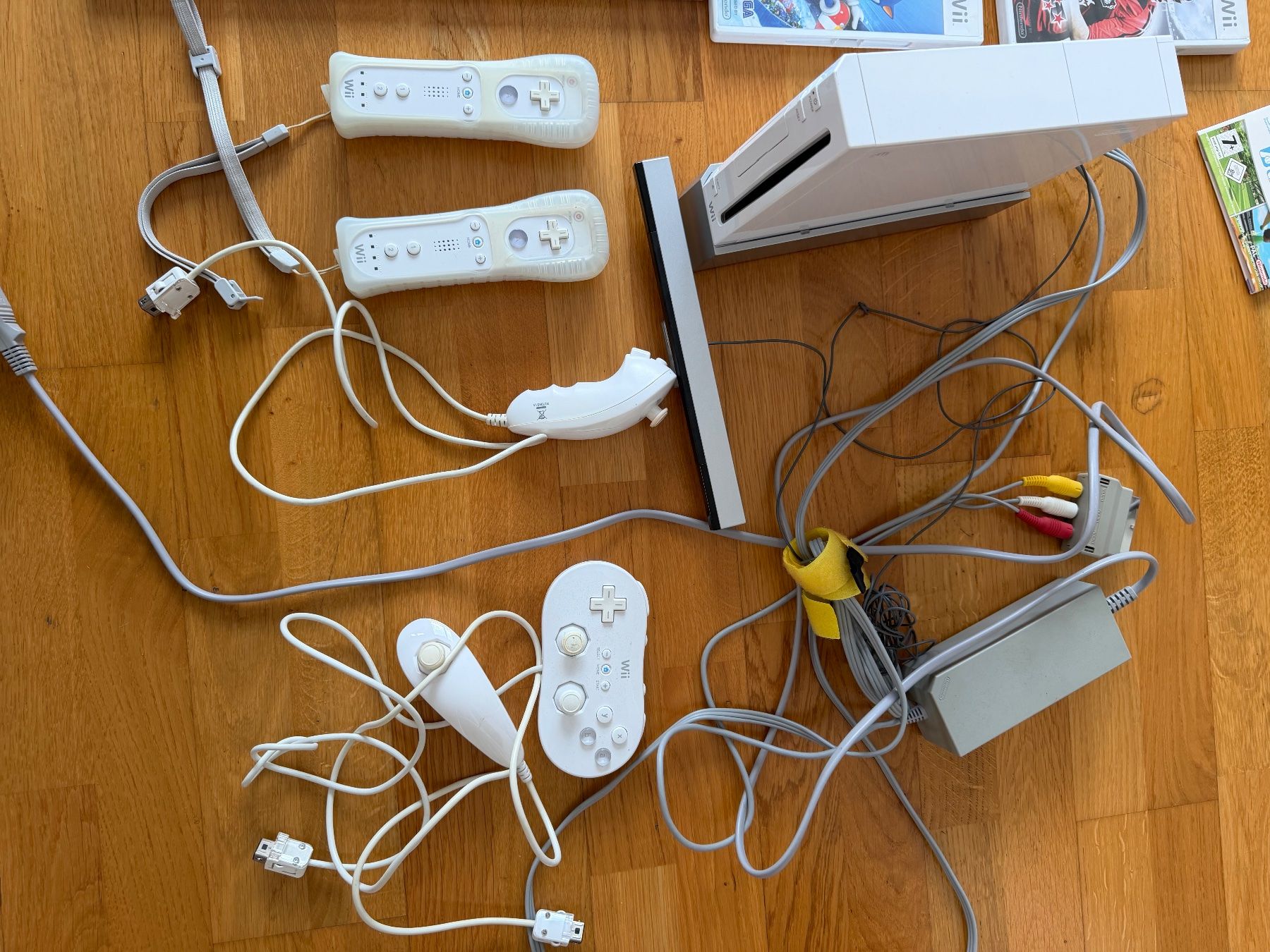 Nintendo Konsolen: Nintendo Wii mit Zubehör – Gebraucht aus Luzern von deb_pxp9