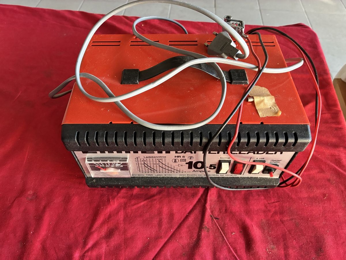 Einhell Caricabatterie: Chargeur de batterie Einhell HR 5, 10.5 Ampères, Testé! – Usato da Les Bayards venduto da Mutz51