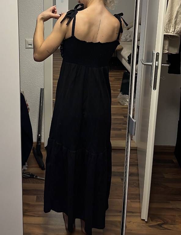 Kleider: Kleid schwarz H&M – Gebraucht aus St. Gallen von mustang96 1