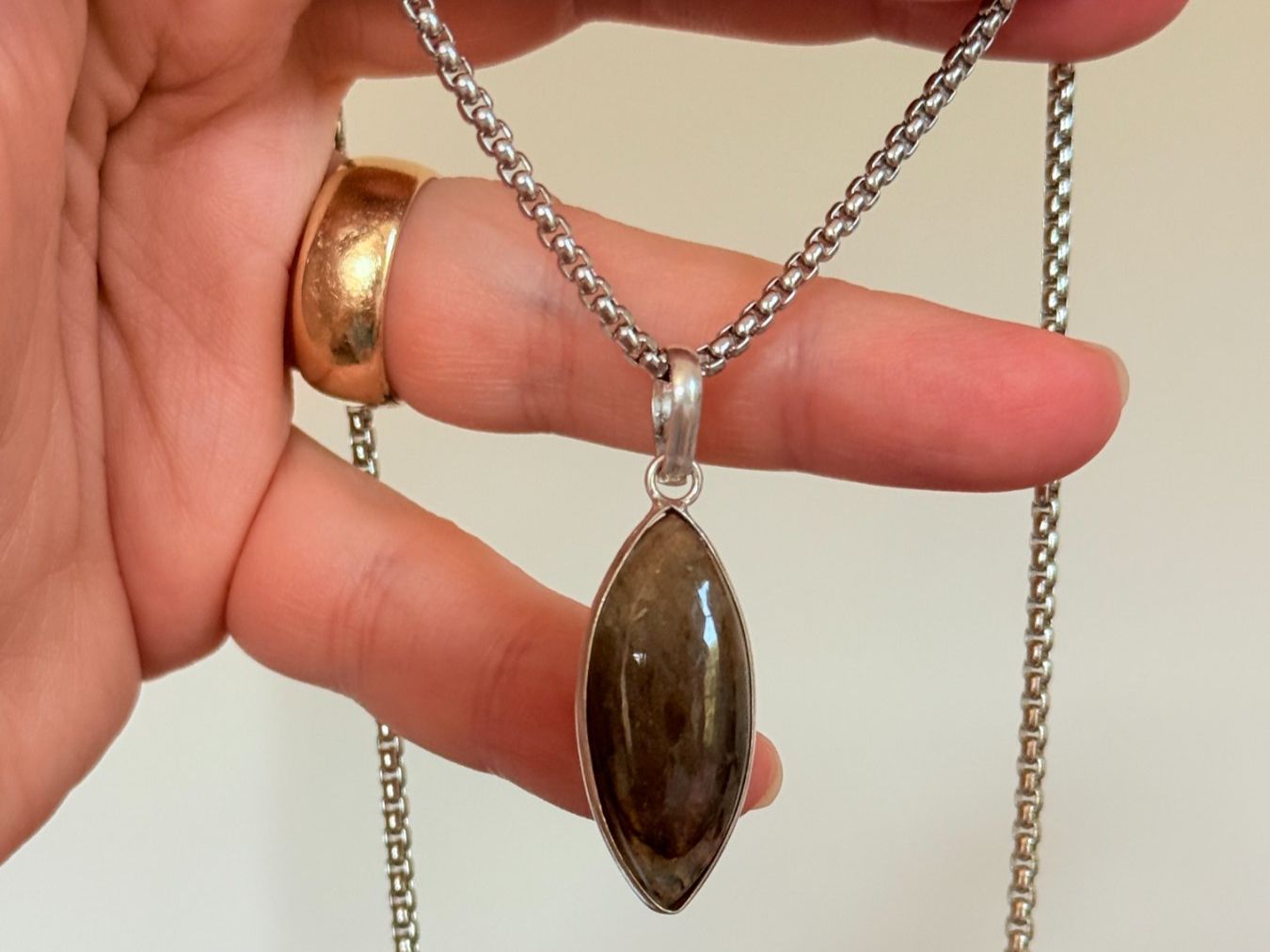 Ketten: Labradorite necklace – Neu und originalverpackt aus Genève von AGBERG 5