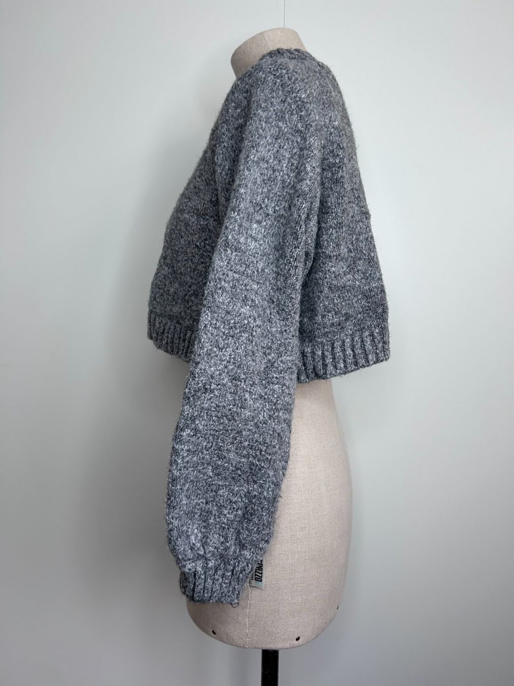 Brandy Melville Pulls & Sweat-shirts: Subdued Cropped Pullover – D'occasion à St. Gallen par look-twice 1