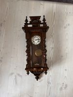 Horloge antique en bois 