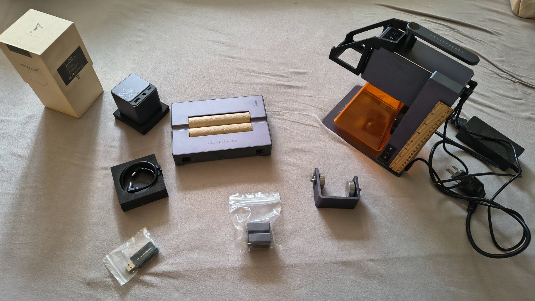 Tutte le macchine: Laser Pecker 2 inkl. Rotary + Akku + Bluetooth USB-Stick – Usato da Varen venduto da Cunasti