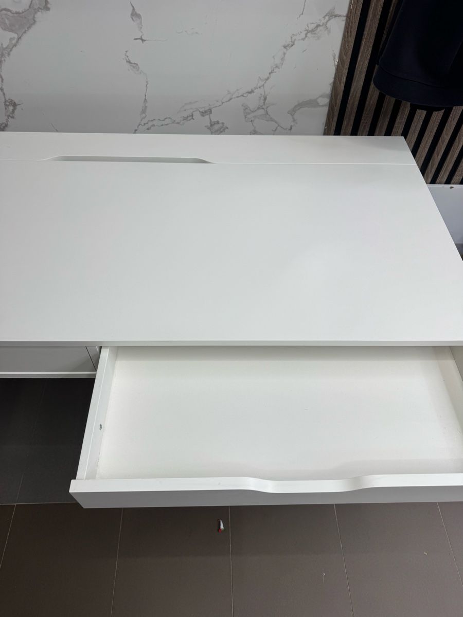 Schreibtische: Alex Ikea  Schreibtisch mit Schubladen, – Gebraucht aus Oftringen von Makeq 2