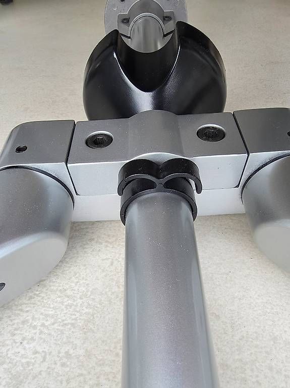 Staffa per monitor: Computer Monitor Stand – Usato da Hergiswil NW venduto da luc_b5pz 3
