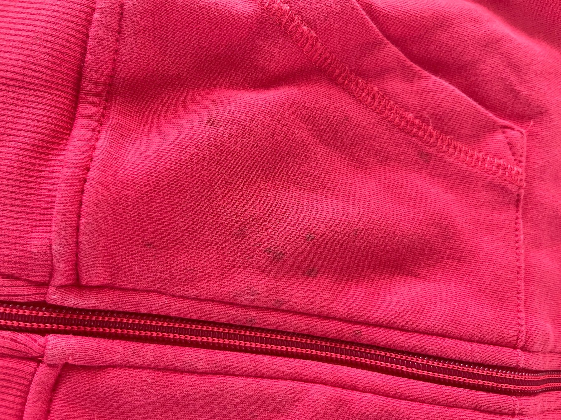 Lotti & Set di vestiti: T-Shirt & Sweatshirt-Jacke Gr. 128 – Usato da Hünenberg See venduto da spartakus02 2
