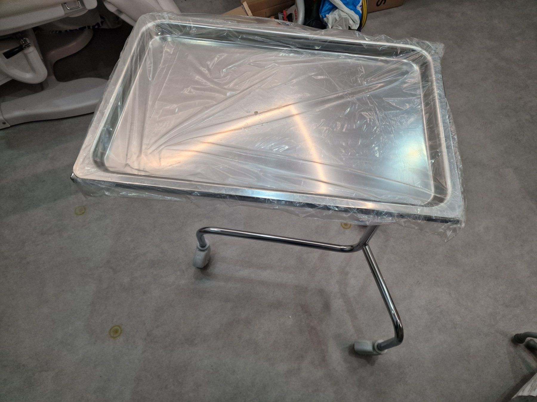 Tables: Tablette d'appoint pour instruments en acier chromé – D'occasion à Genève par kev_skd5 1