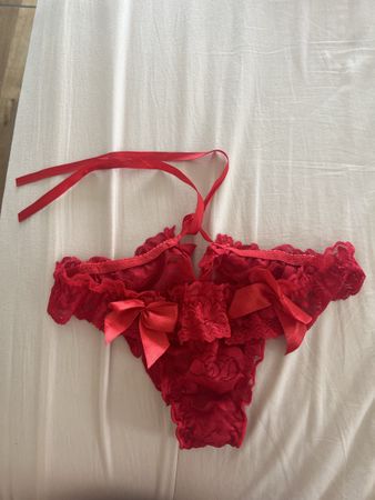 Damen Unterhose rot Spitze Grösse S/M neu
