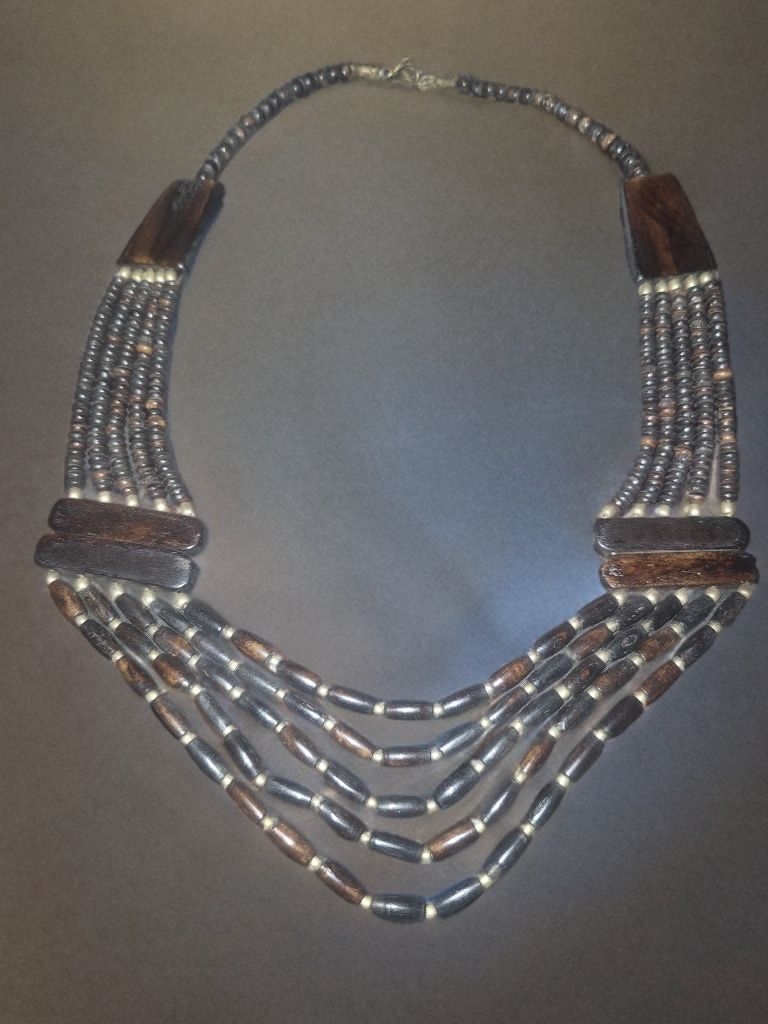Catenine: Collana etnica multi-filo  – Nuovo (secondo la descrizione) da Giubiasco venduto da Stefaniav