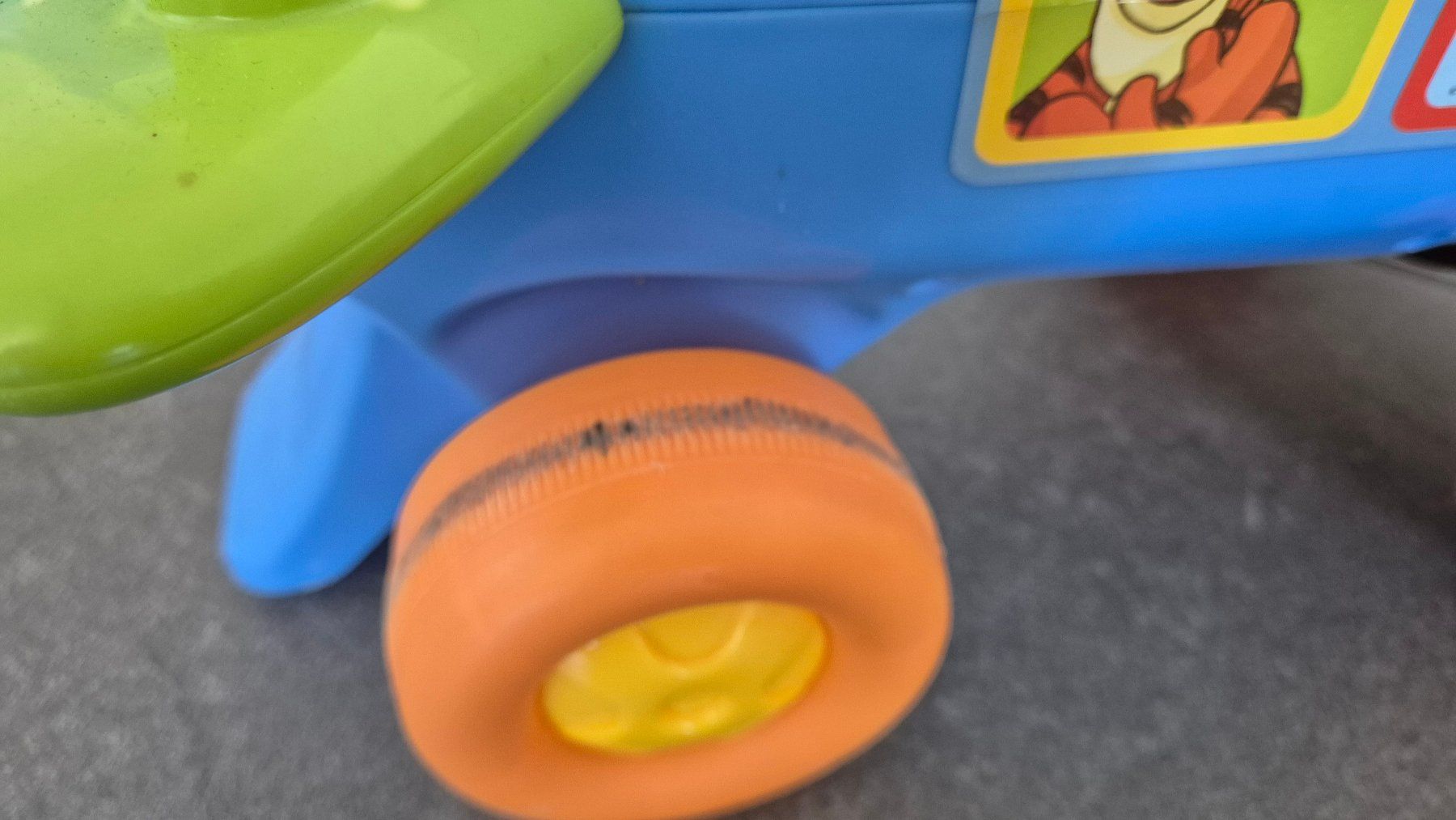 Véhicules pour enfants: Flugzeug Kinderfahrzeug mit Tigger – D'occasion à Wasen im Emmental par asstaehli 4