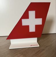 Original SWISS Tischlampe im Flugzeug-Leitwerk-Design