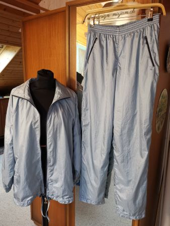 Trainer (Jacke und Hose) hellblau