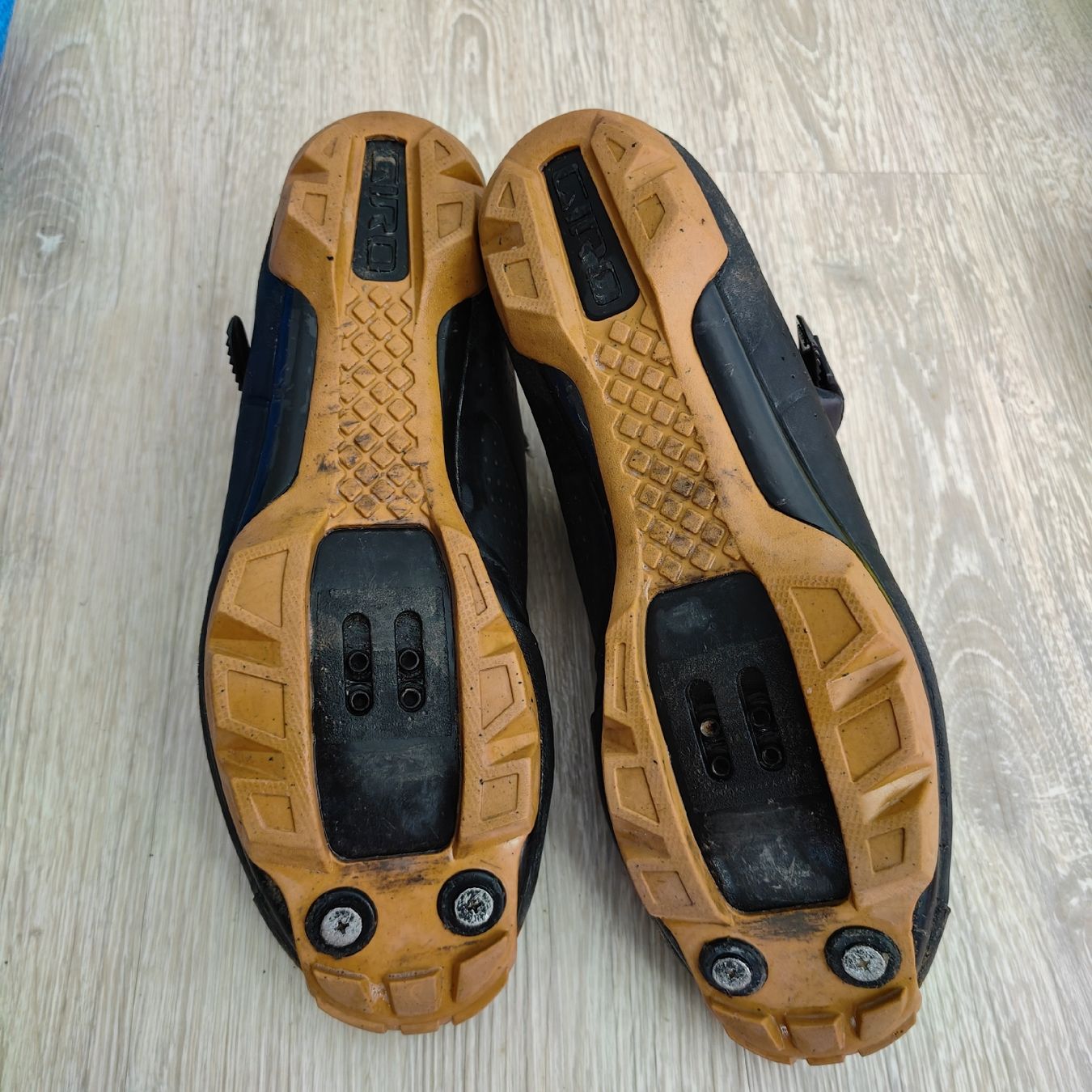 Giro Scarpe da uomo: MTB/trial bike Schuhe Gr 45 für clipless Pedal – Usato da Ranflüh venduto da ale_md2s 1