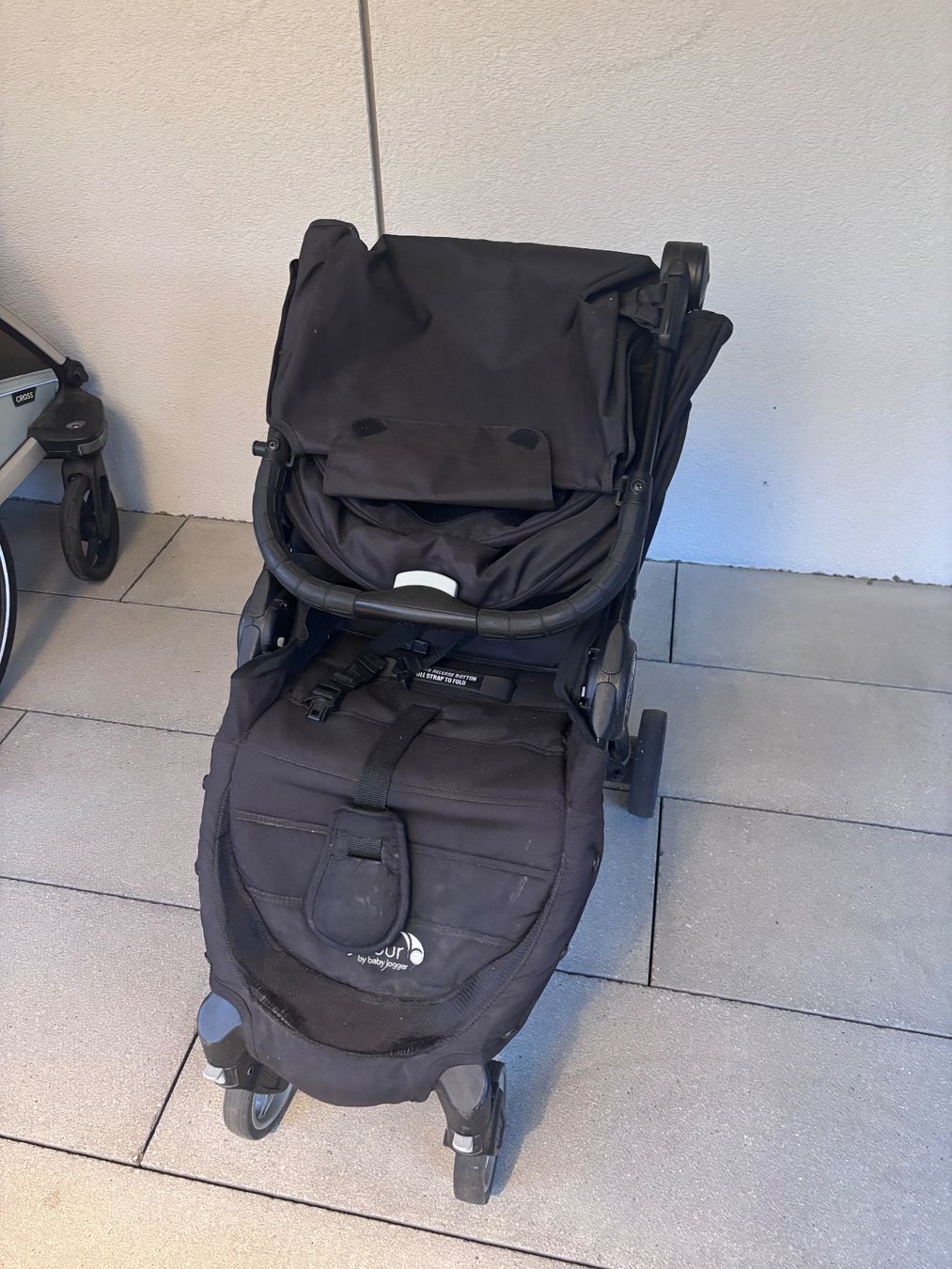 Baby Jogger Kinderwagen: Kinderwagen schwarz Citytour – Gebraucht aus St. Gallen von Linari8 2