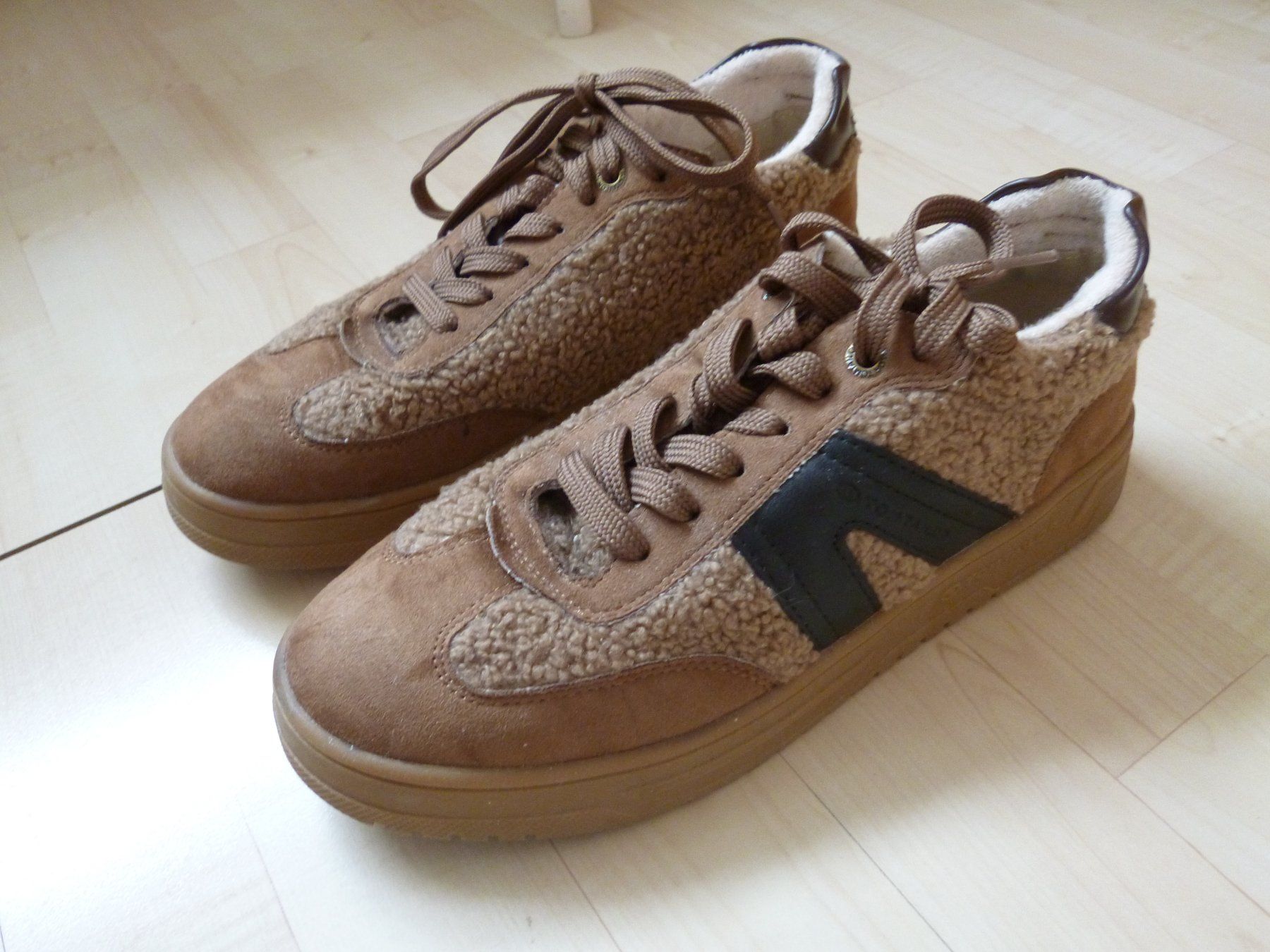 Tom Tailor Scarpe da donna: TOM TAILOR Low-Top-Sneaker Gr. 40  Sneaker low - black brown – Usato da Dättlikon venduto da Mamakuga 3
