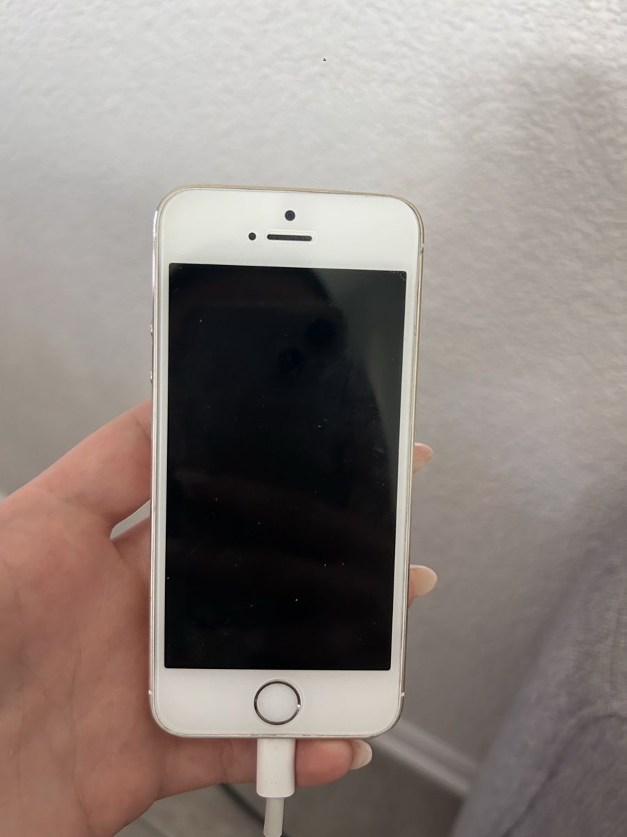 Apple Telefoni cellulari / Smartphones: iPhone 5s 32GB Or doré, bon état – Usato da Vilars NE venduto da Lau_Vth 1