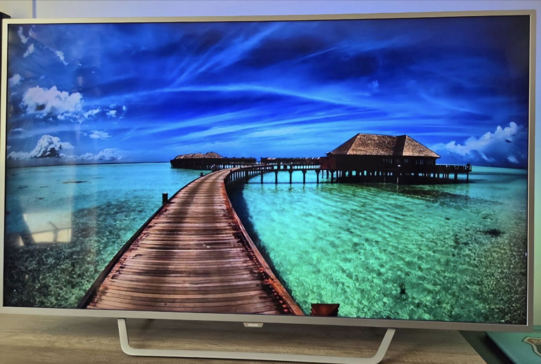 Philips Fernseher: Philips Ambilight TV – Gebraucht aus Boswil von kar_kp7v