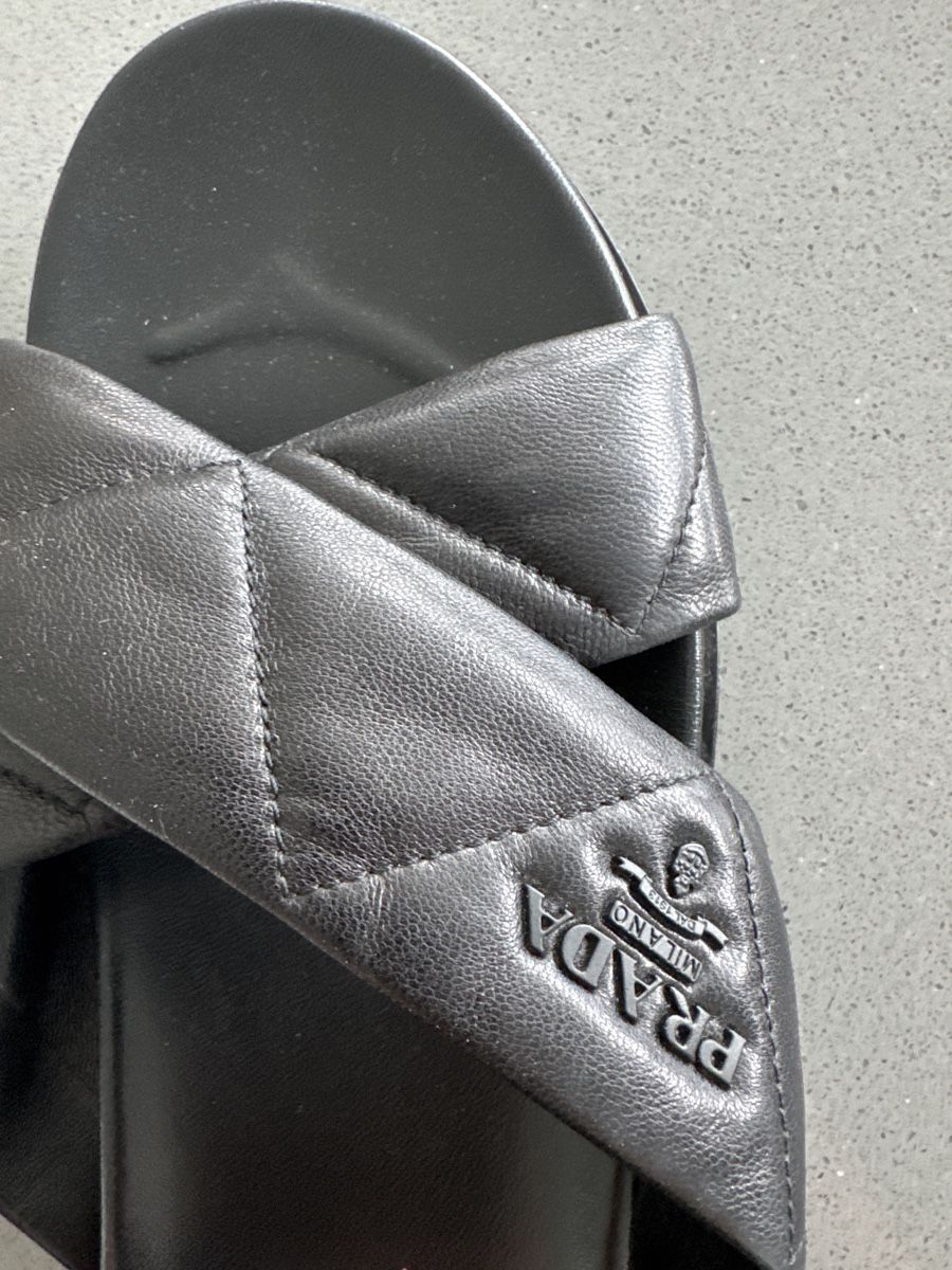 Prada Scarpe da donna: Prada quilted slides – Usato da Horgen venduto da mar_yy7g 3