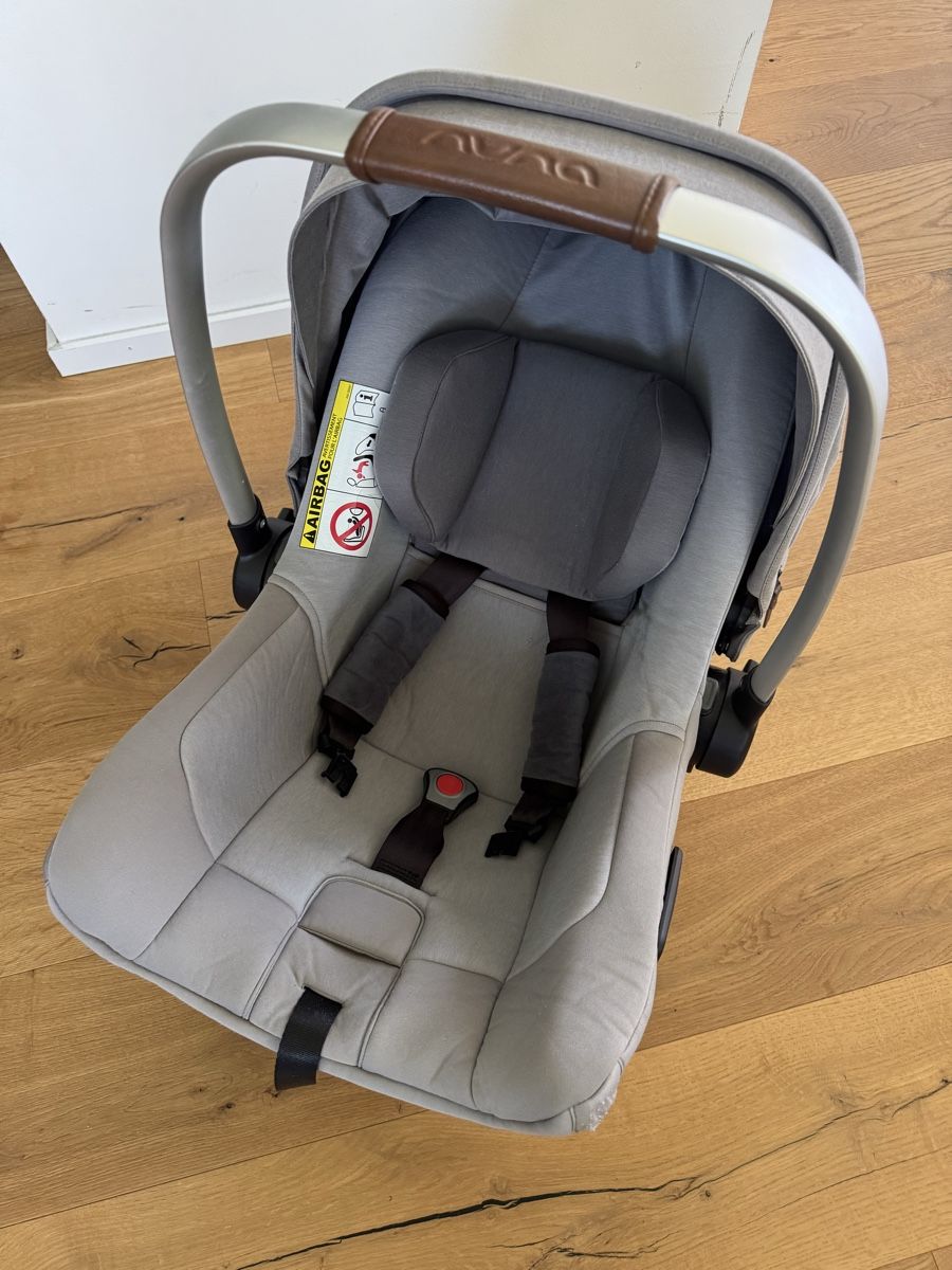 Nuna Seggiolini per auto: Nuna Pipa next Autositz mit Isofix-Base – Usato da Bachenbülach venduto da Cheeria 2