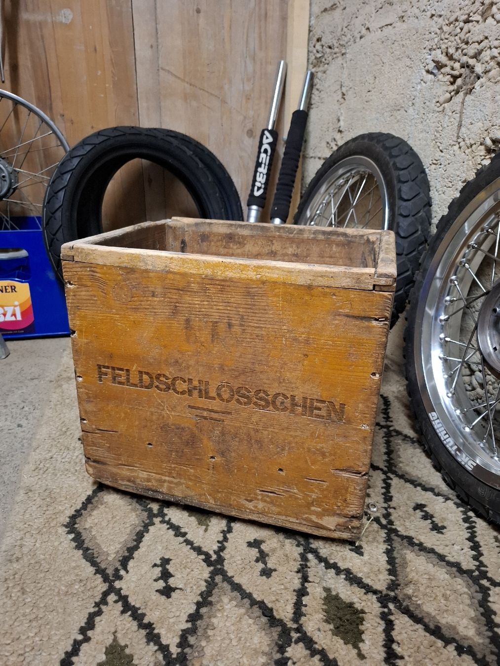 Casse di vino e birra: Feldschlösschen Holzkiste – Usato da Bleienbach venduto da Sollbergerhof 4