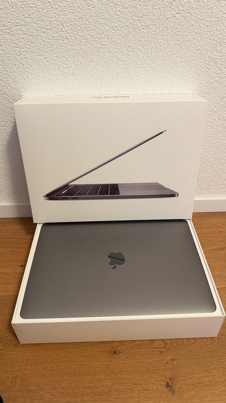 Apple Notebook: Macbook Pro 13 – Usato da Buttisholz venduto da Berry007