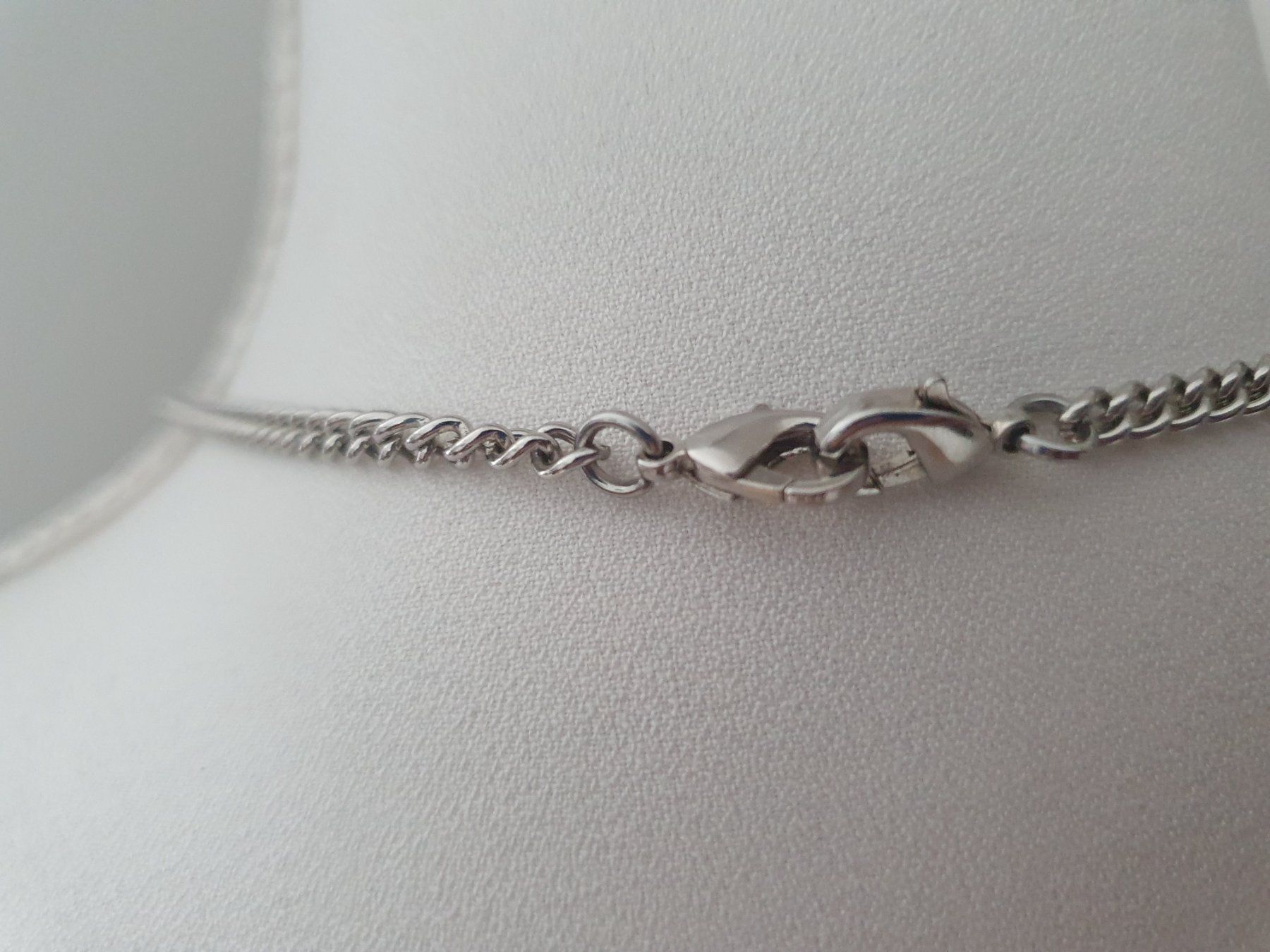 Colliers: Elegante Kette Silber & Violett – 43 cm mit Karabiner – D'occasion à Abtwil AG par MaVo.0710 3
