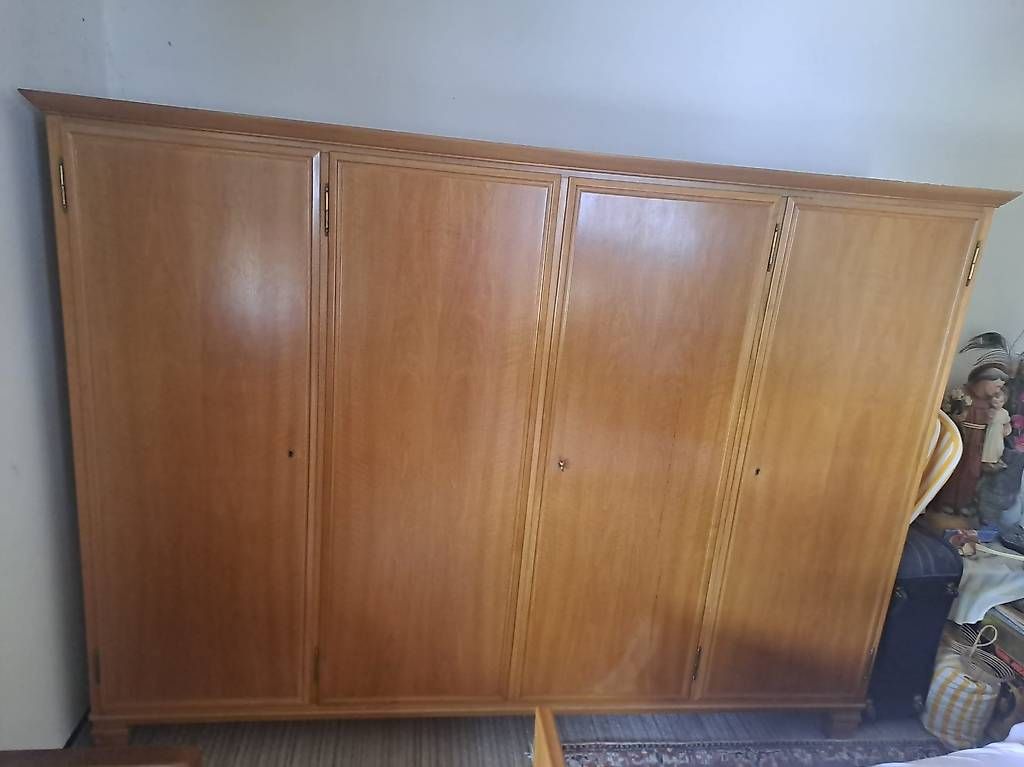 Armadi: Schrank in Männedorf – Usato da Jona venduto da Ramunschk