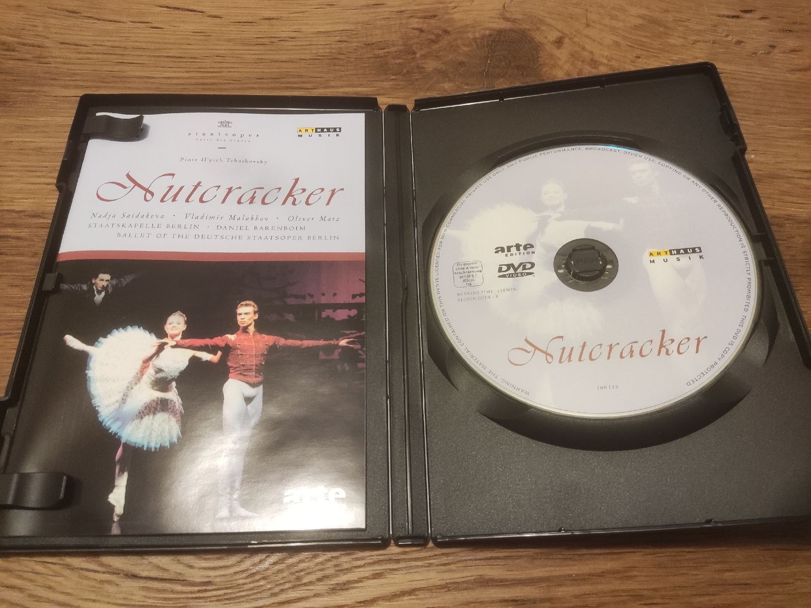 Tutti i DVDs: Nussknacker - Ballett - Staatsoper Berlin (DVD) – Usato da Oberembrach venduto da giu_7ksd 2