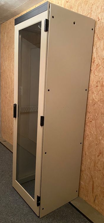 Knürr 19Zoll Rack 42HE, hellbraun (Gebraucht) in Uster für CHF 62 – nur ...