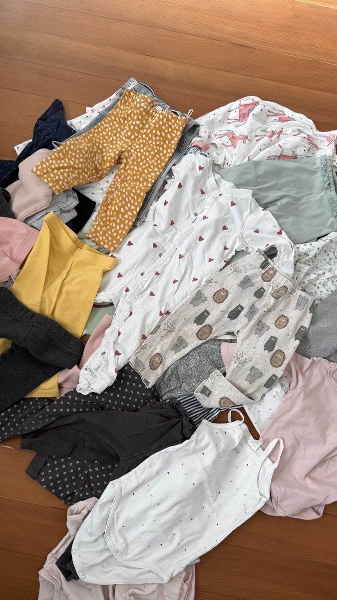 Lotti & Set di vestiti: Kleiderpaket Grösse 80 – Usato da Zürich venduto da Daniman 1
