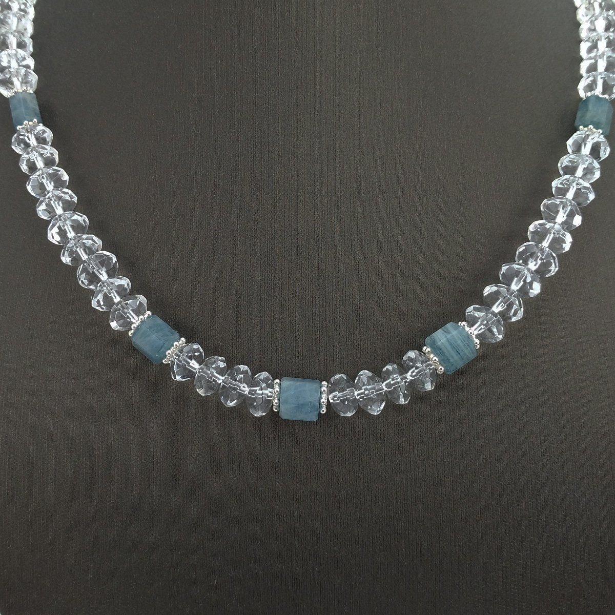 Ketten: Bergkristall Halskette mit Aquamarin – Neu und originalverpackt aus Meilen von Byrd-bijoux 2