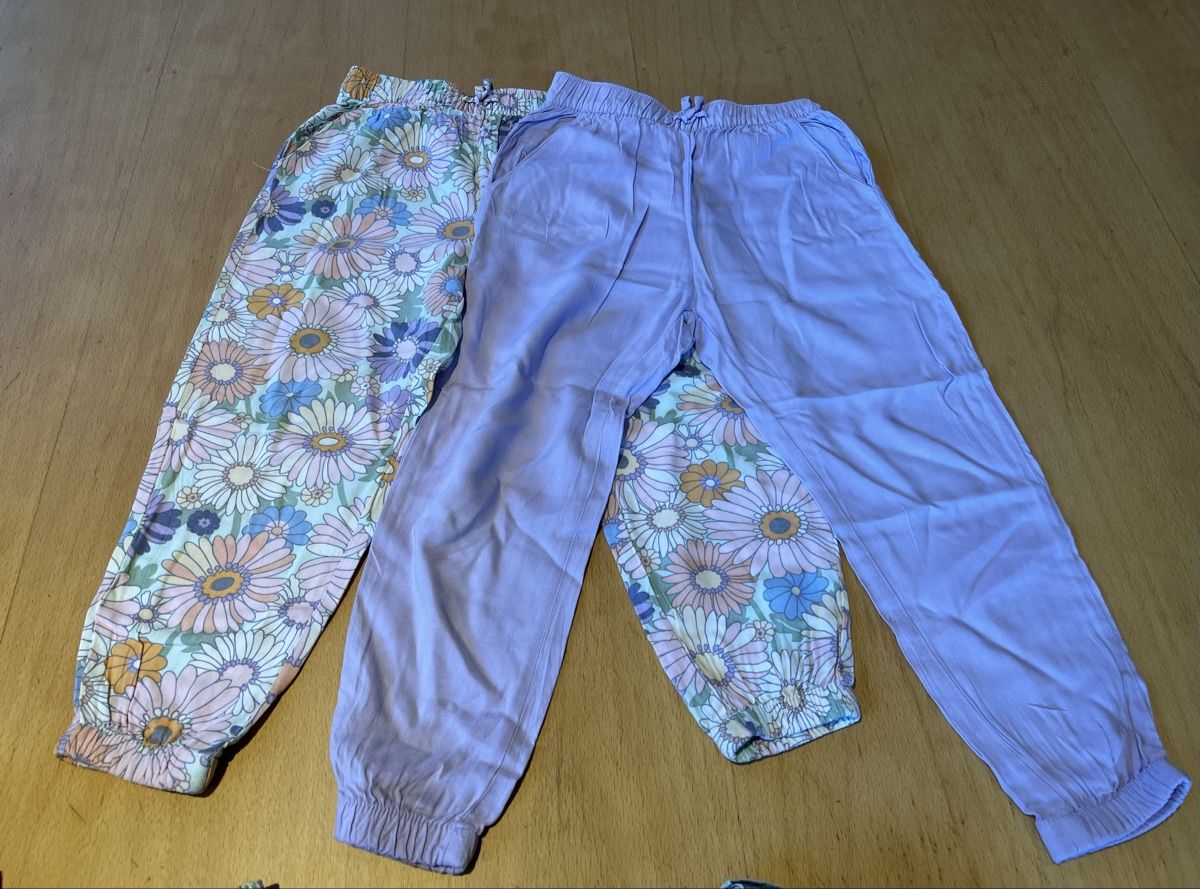 Lotti & Set di vestiti: Kleiderpaket Mädchen gr. 104/110 – Usato da S. Carlo GR venduto da sassalb 8